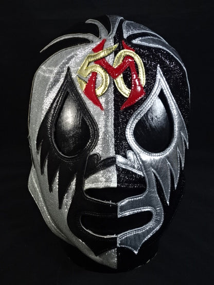 Mil Mascaras 