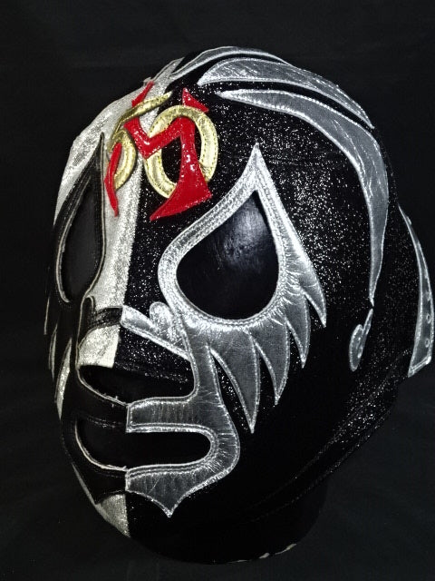 Mil Mascaras 