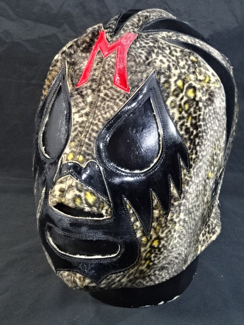 Mil Mascaras 