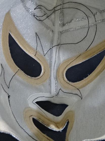 Mil Mascaras 