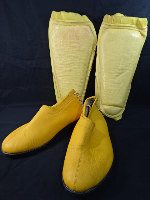 Toshiaki ★ Kawada himself worn by him 's shin pads ★