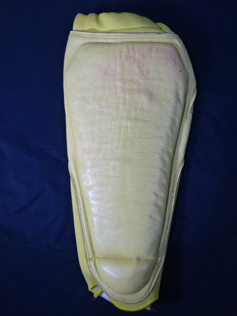 Toshiaki ★ Kawada himself worn by him 's shin pads ★