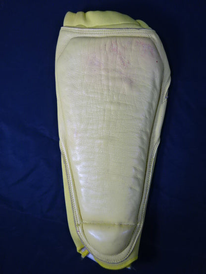 Toshiaki ★ Kawada himself worn by him 's shin pads ★