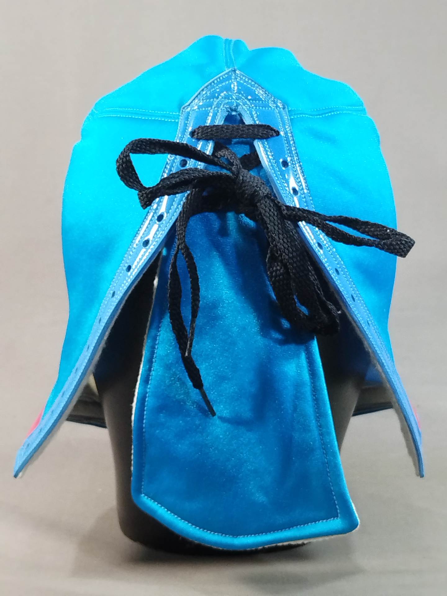 Cat-shaped robot-like mask