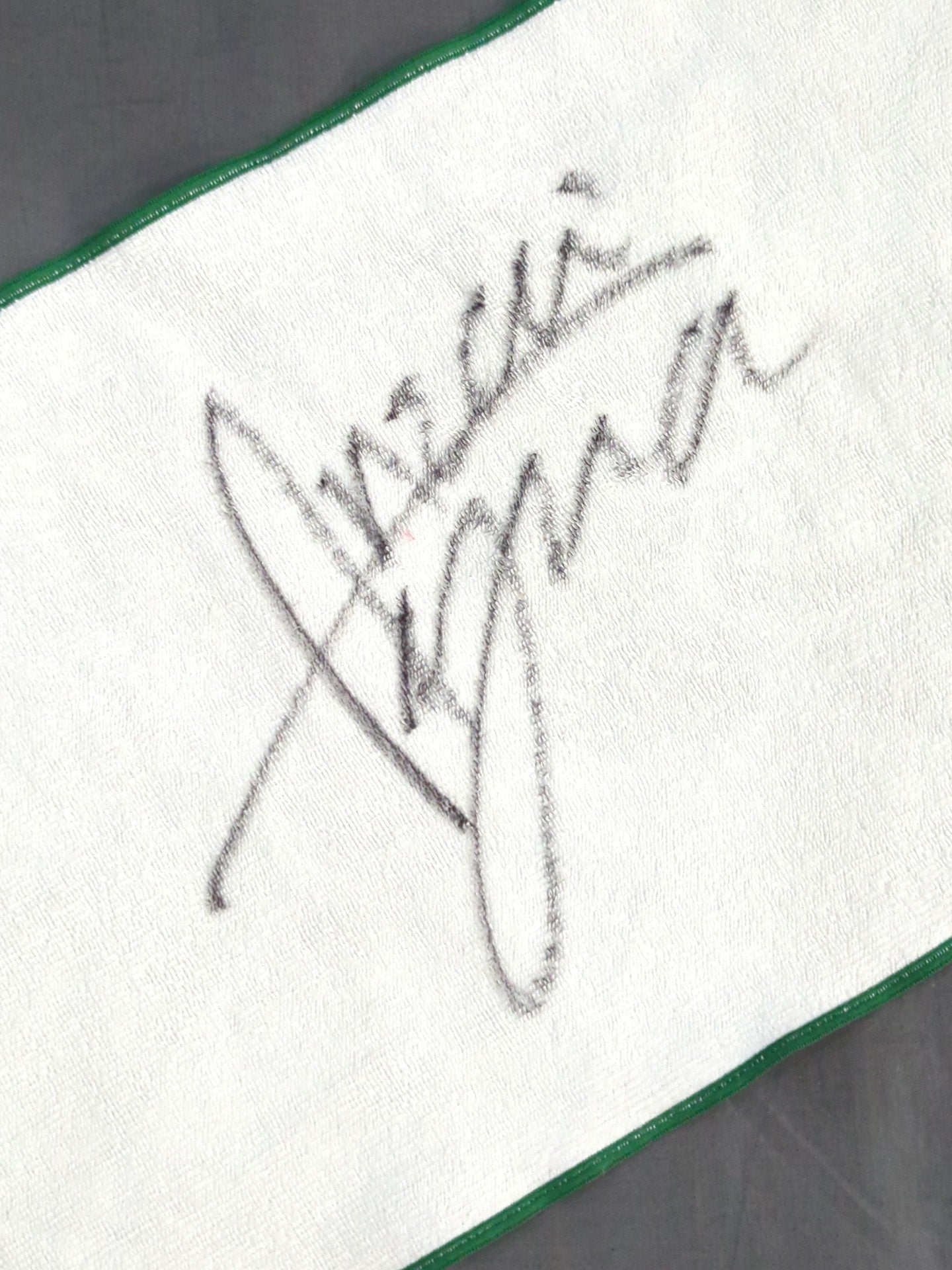 【hand signed autograph】 Yuma Anzai  Cheering towel
