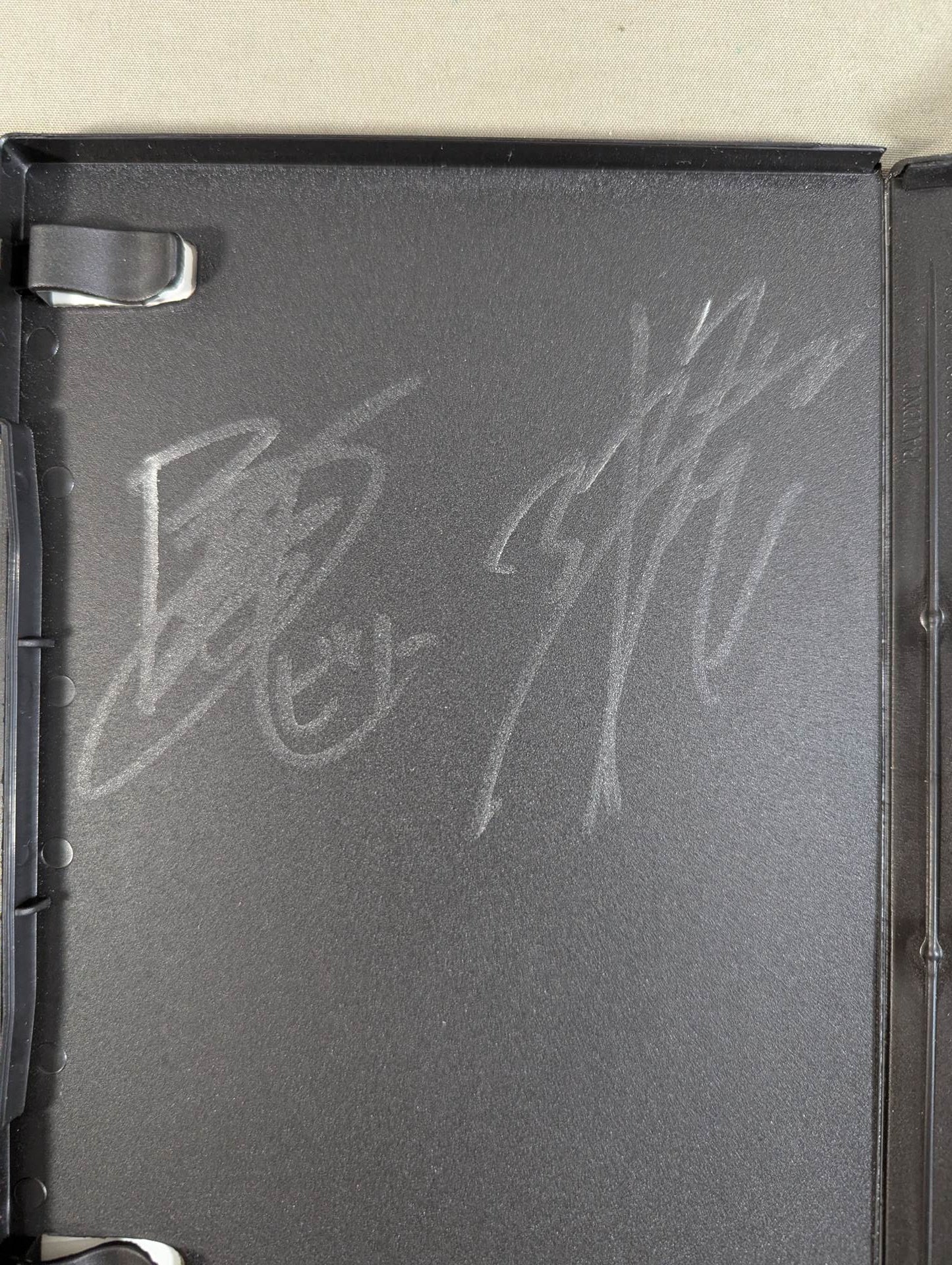 ★ ★ hand signed autograph ~Poison Man DOKUNCHU~ HUB independent box office