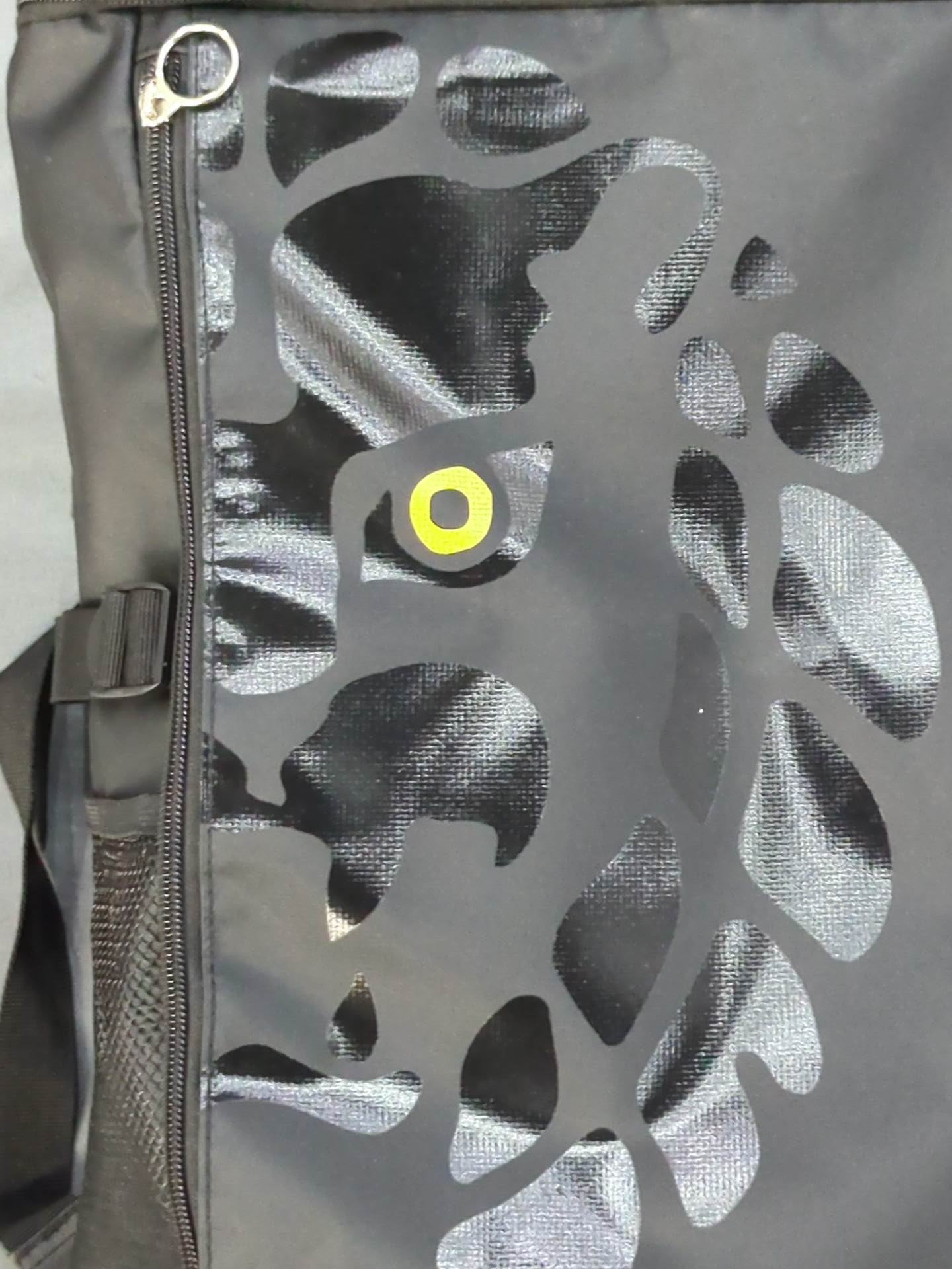 ★ New Japan Pro Wrestling lottery ★ Lion Mark  Box Backpack