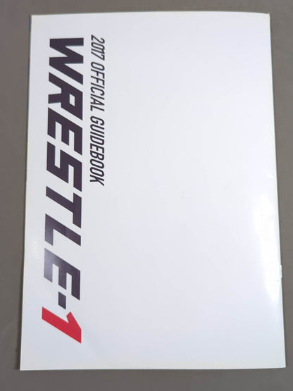 [4 fighters hand signed autograph 】WRESTLE-1  OFFICIAL GUIDE BOOK 2017 No.1
