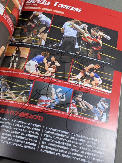 [2 fighters hand signed autograph 】SMACKGIRL OFFICIAL BOOK 2000-2006