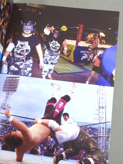 【hand signed autograph】 Magnitude Kishiwada 20th Anniversary Photograph collection