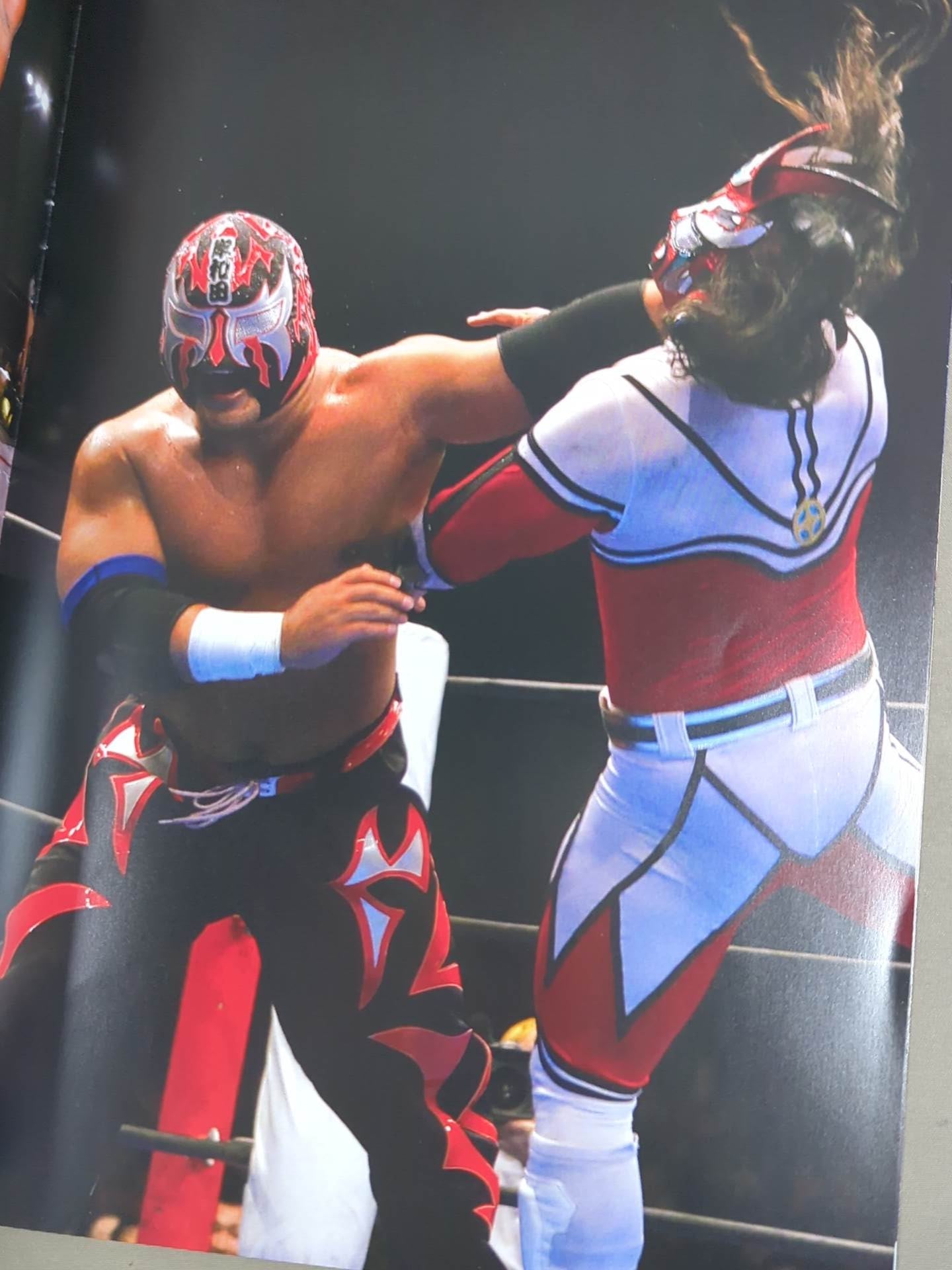 【hand signed autograph】 Magnitude Kishiwada 20th Anniversary Photograph collection