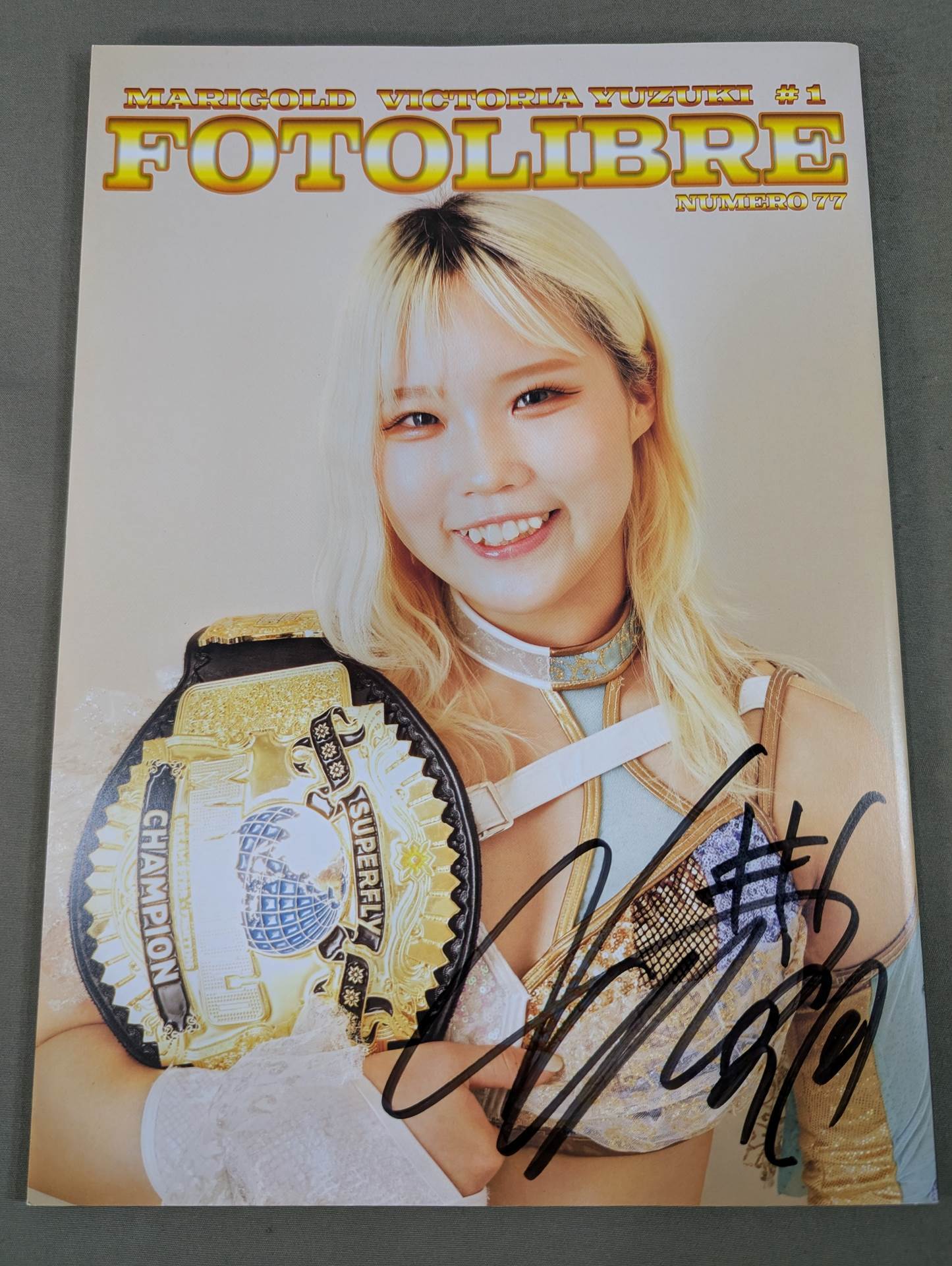 【ビクトリア弓月 直筆サイン入り】FOTOLIBRE de Mascara Numero.77