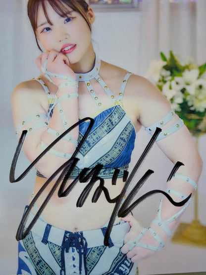 Yumizuki hand signed autograph  stardom Pro-Photo (A-5)