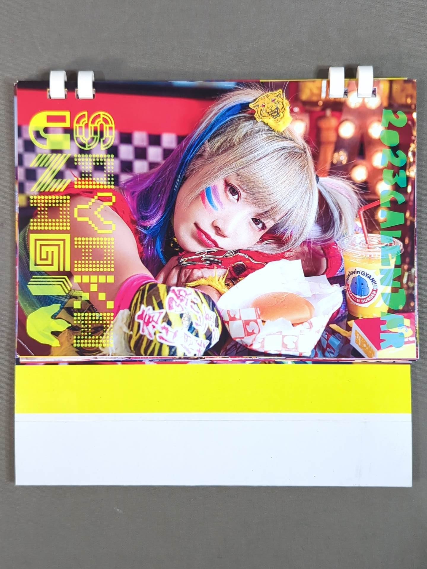 ウナギ・サヤカ 2023年 卓上カレンダー