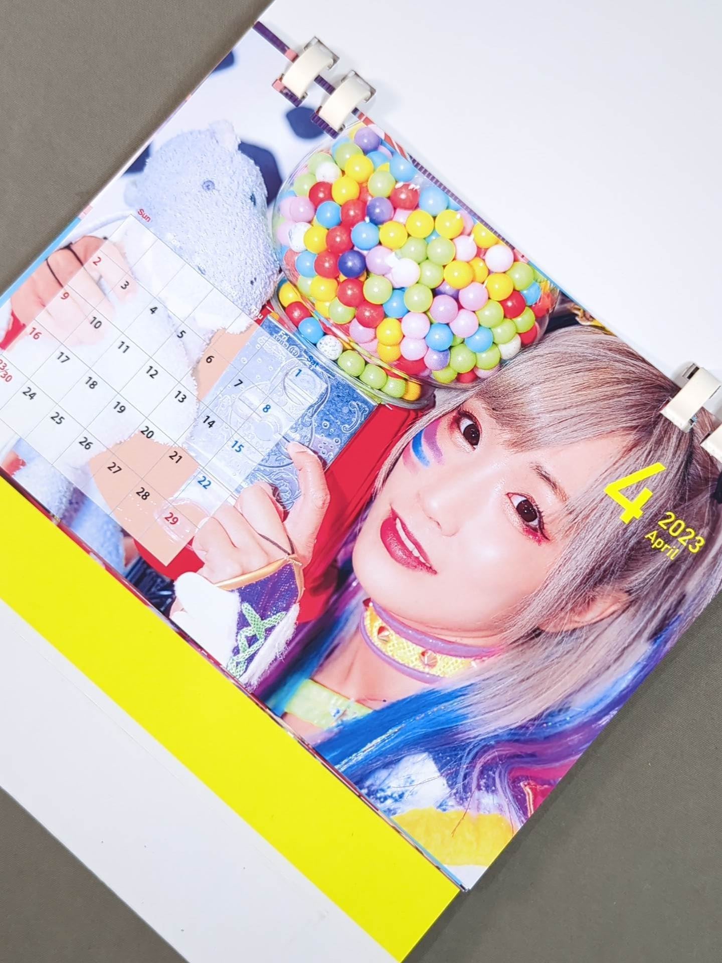 ウナギ・サヤカ 2023年 卓上カレンダー