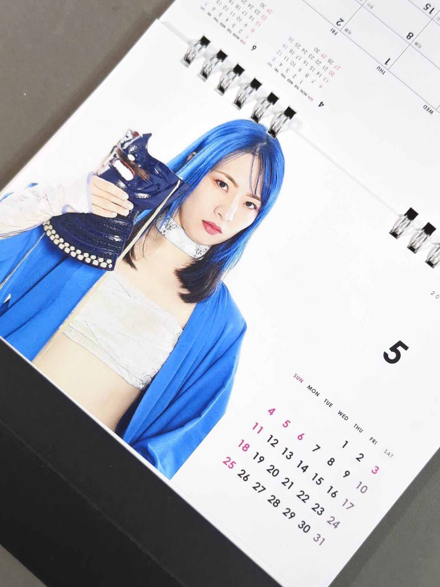 【直筆サイン入り】世羅りさ 2025年 卓上カレンダー