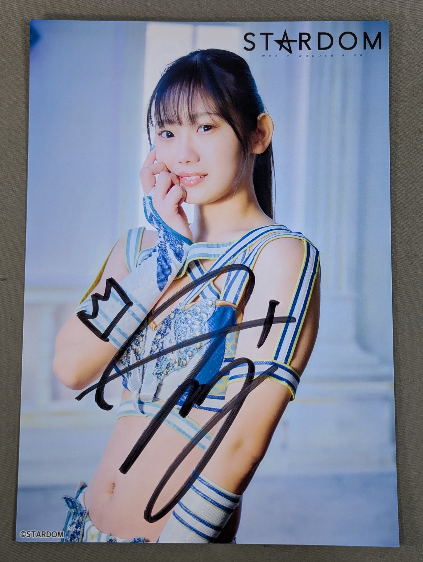 Miyu Amasaki  hand signed autograph  Starda Pro-Photo  (I-9)