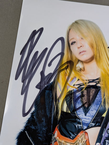 Momo Watanabe  hand signed autograph  Starda Pro-Photo  (K-3)