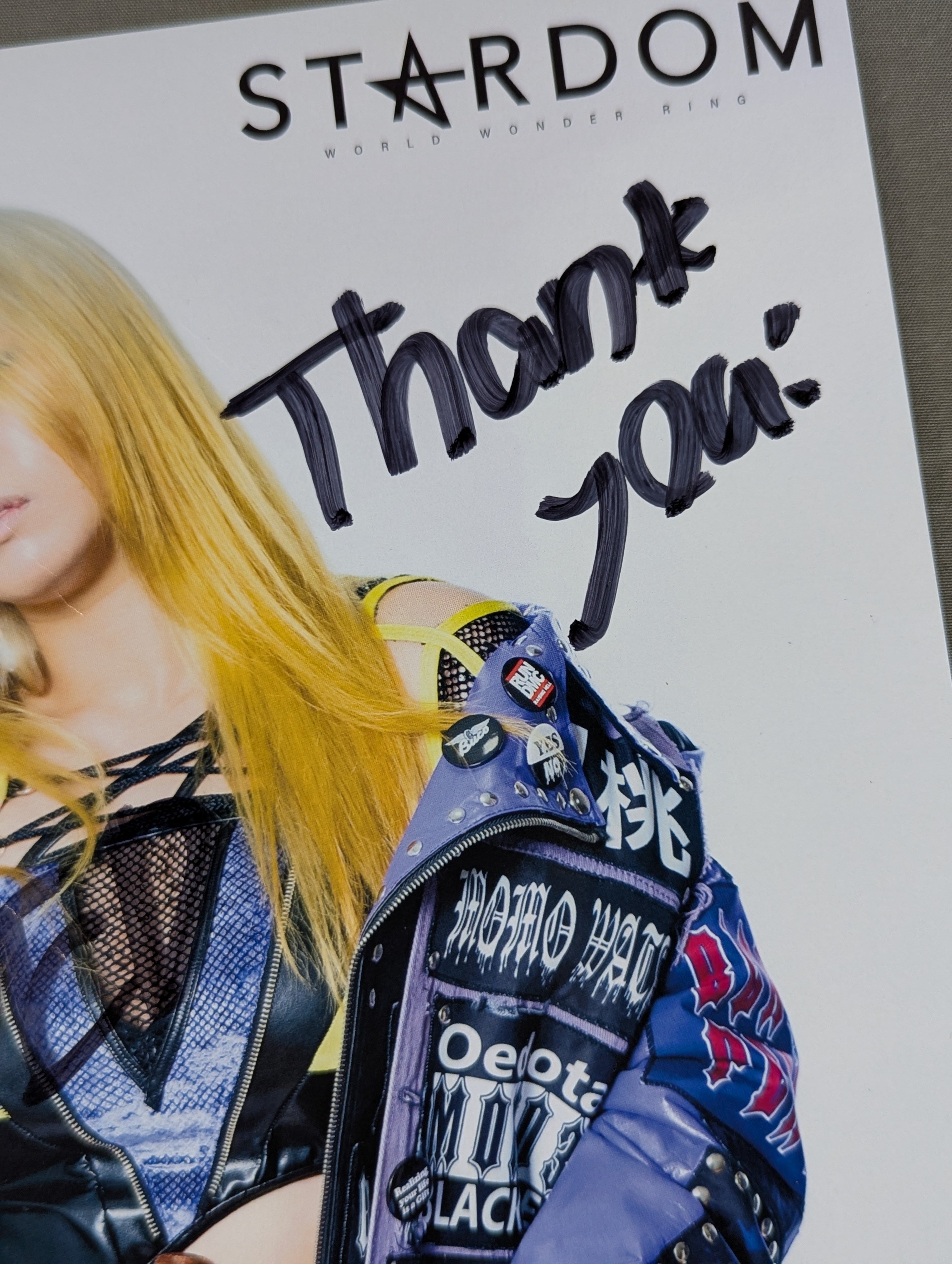 渡辺桃 直筆サイン入り スターダムポートレート(K-3) – 闘道館