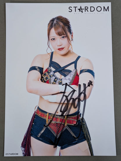Suzu Suzuki  hand signed autograph  Starda Pro-Photo (A-5)
