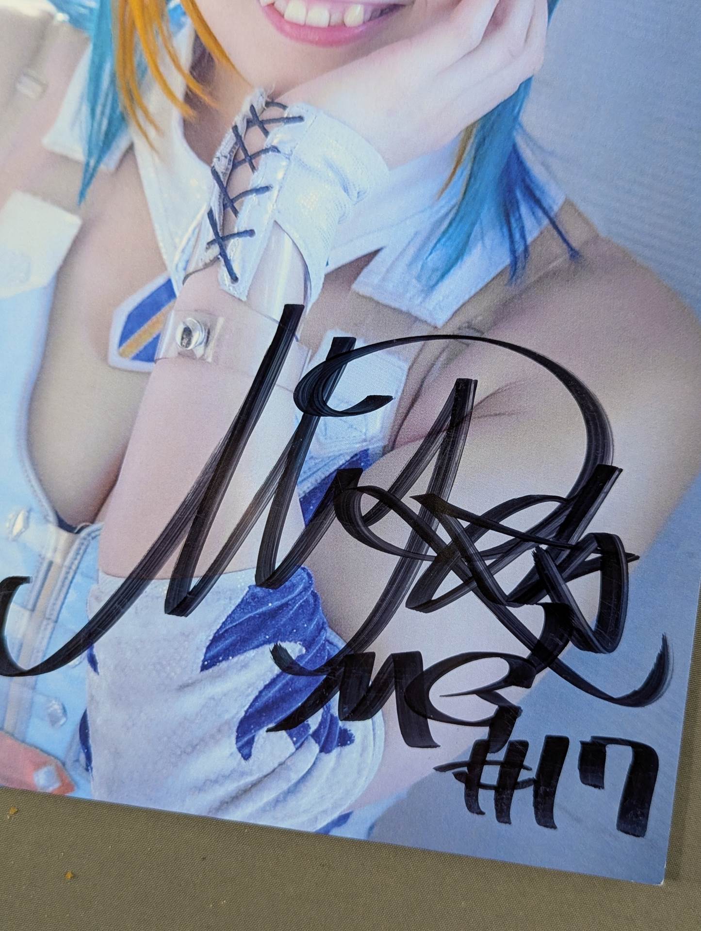 MIRAI 直筆サイン入り ポートレート(B-1)