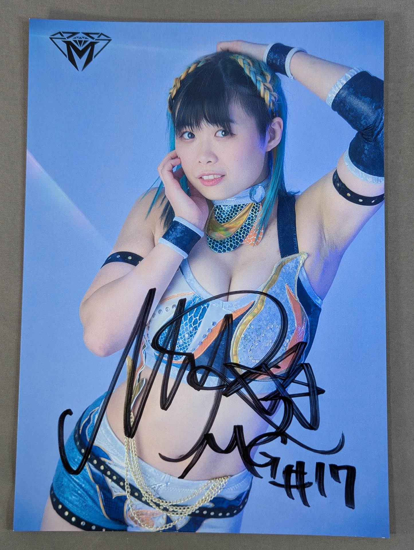 MIRAI 直筆サイン入り ポートレート(B-2)