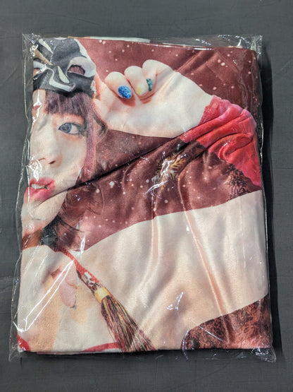 Maika  Stardom Winter Blanket 2024