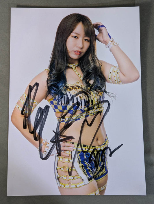 渡辺桃 直筆サイン入り スターダムポートレート(K-4)