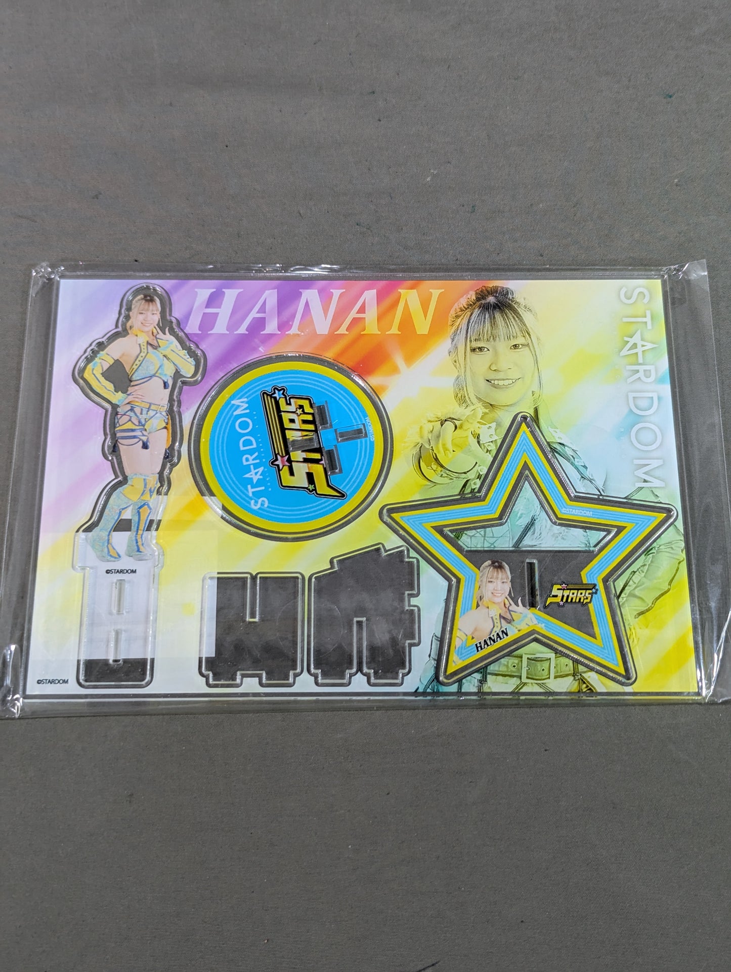 HANAN  Floating Acrylic Stand