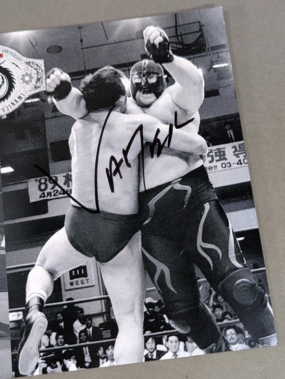 Tatsumi Fujinami  & Big Bang Vader  W hand signed autograph Pro-Photo 