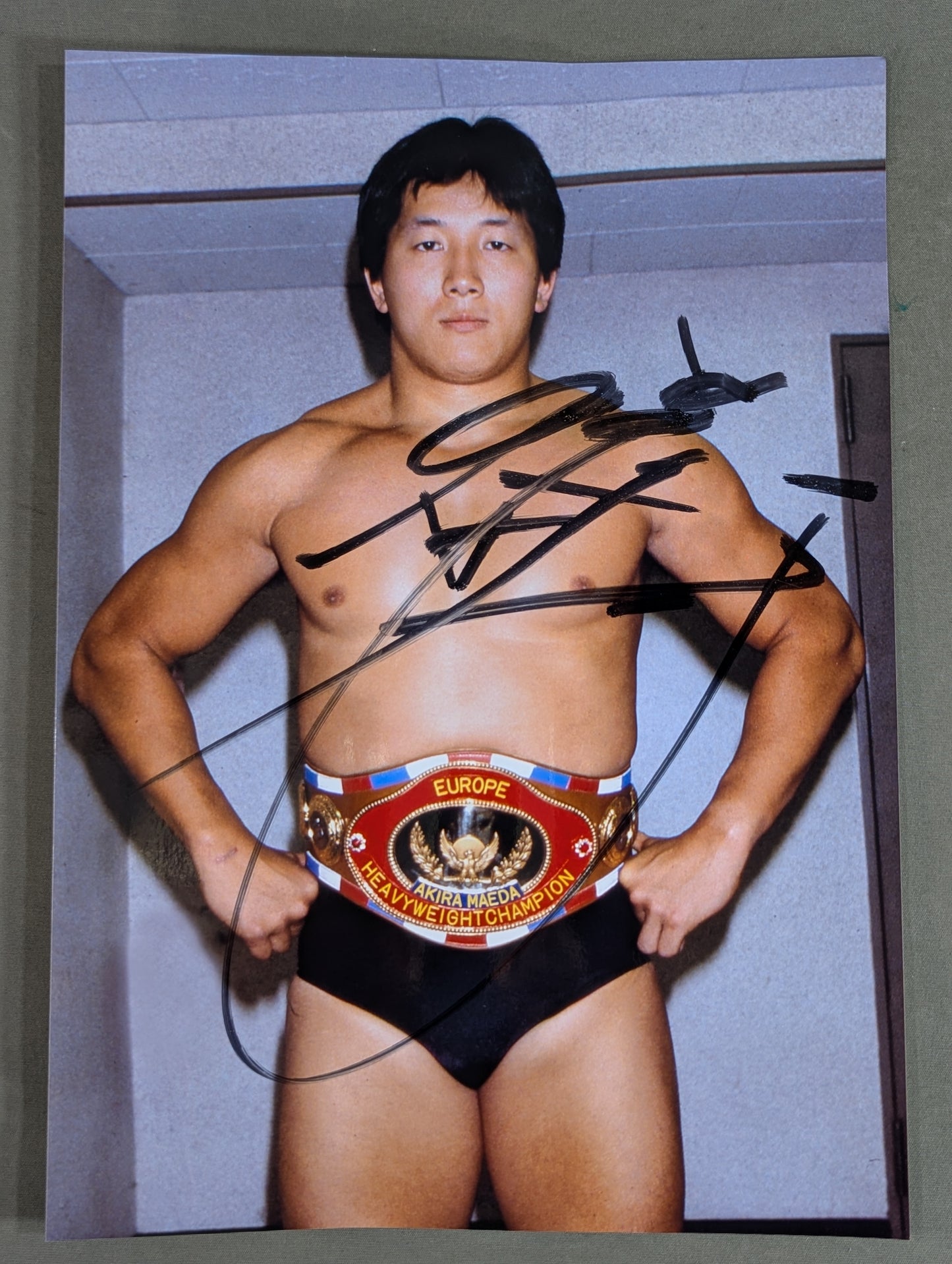 Akira Maeda  hand signed autograph Pro-Photo  (European Heavyweight Championship)