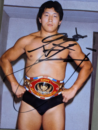 Akira Maeda  hand signed autograph Pro-Photo  (European Heavyweight Championship)