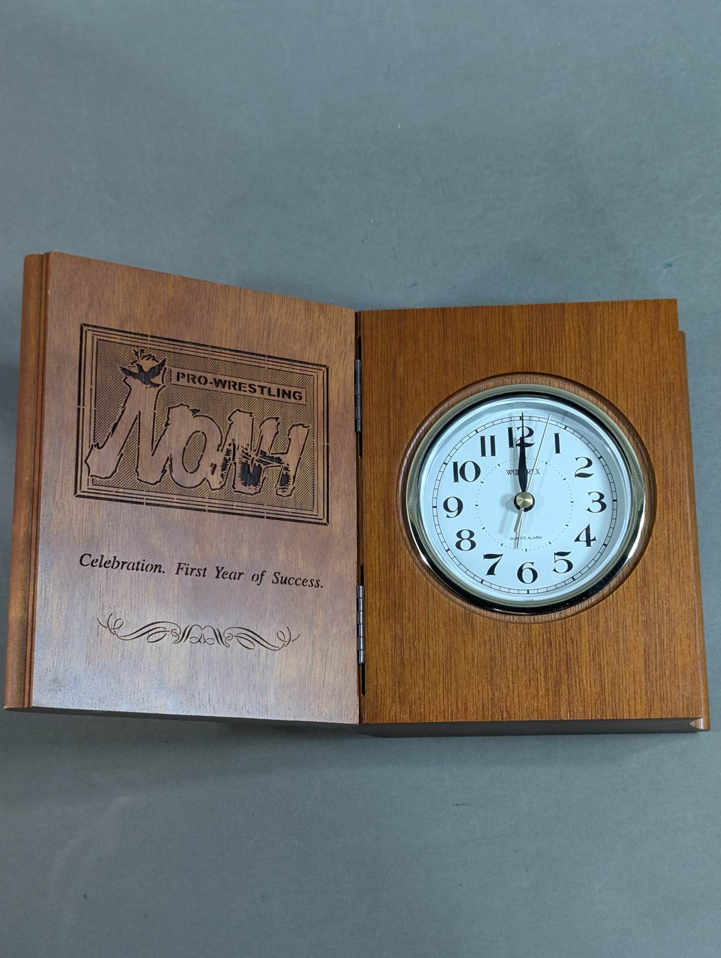 ★ ★ not sold in stores NOAH 1st Anniversary Table Clock