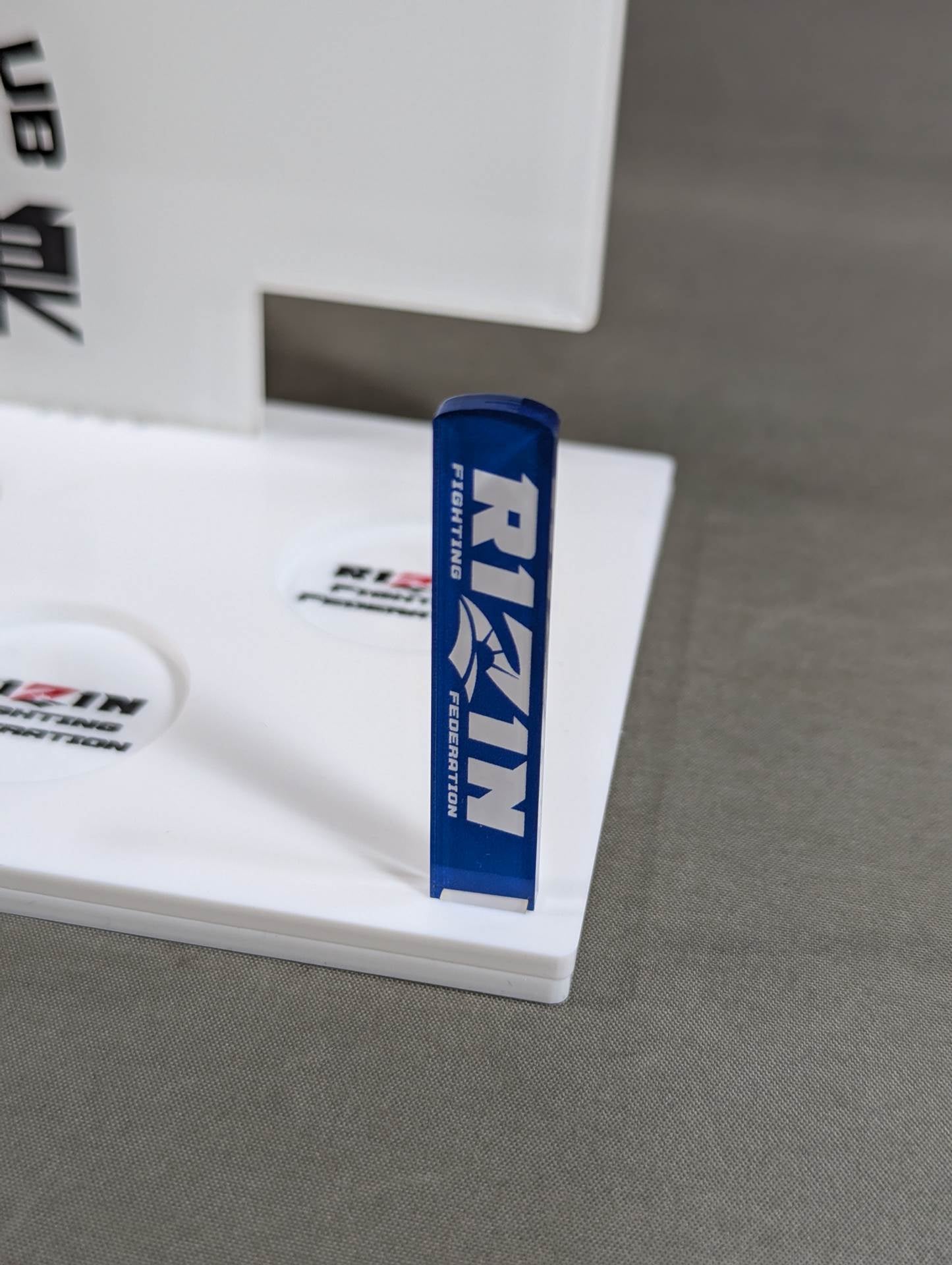 RIZIN Bottle Cap Stand