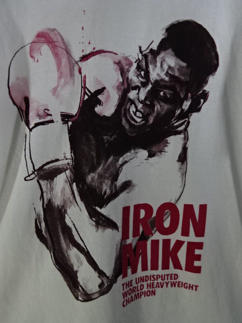 マイク・タイソン「THE UNDISPUTED WORLD HEAVYWEIGHT CHAMPION」T