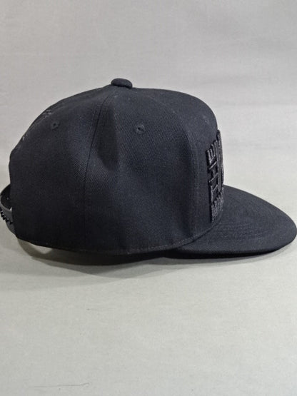 【直筆サイン入り】鈴木みのる「The KING」キャップ①(ブラック×ブラック)