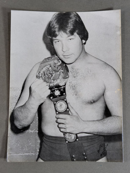 テッド・デビアス 白黒写真①