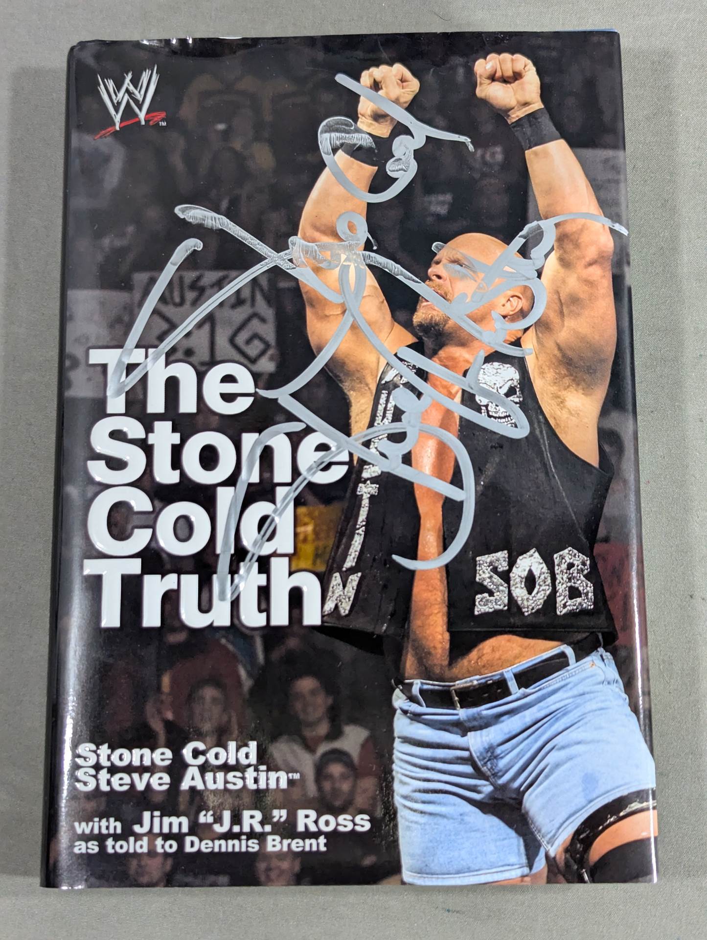 【hand signed autograph & sticker】The Stone Cold Truth( Hardback  version)