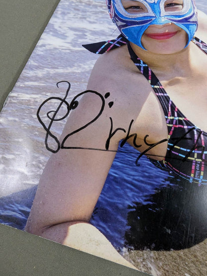 【hand signed autograph】 rhythm Official Photo Book