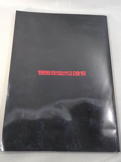 【吉野正人 直筆サイン入り】DRAGON GATE 2019 オフィシャルプログラム (1999-2019 SPECIAL EDITION)