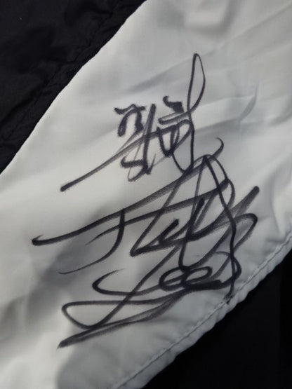 [2 fighters hand signed autograph 】New Japan Pro Wrestling ×SOUL SPORTS Lion Mark  Breaker Pants (1) (Black)