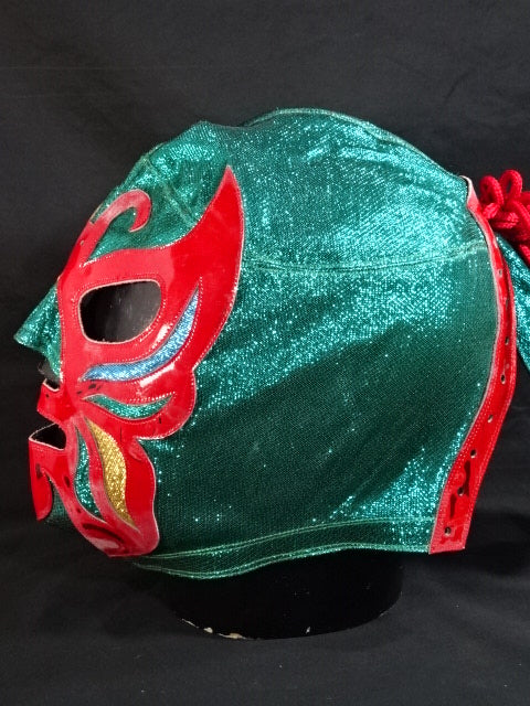 Mil Mascaras 