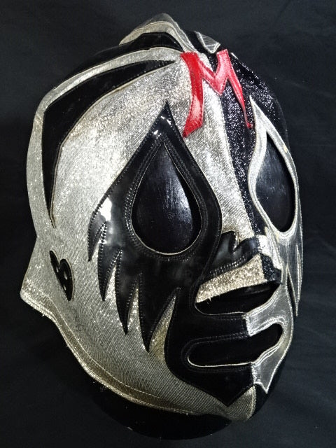 Mil Mascaras 