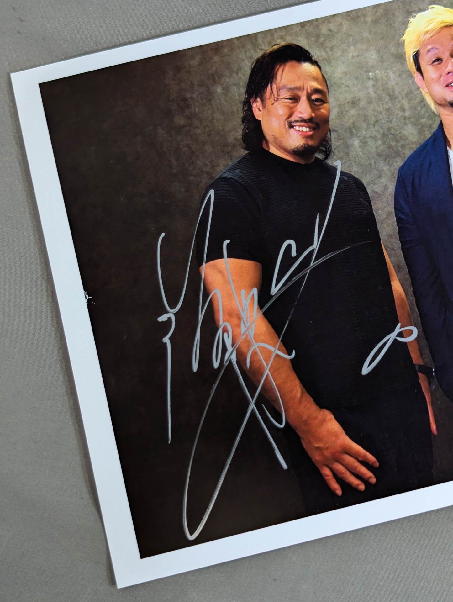 Hirooki Goto fighters &YOSHI-HASHI 2 hand signed autographs  Pro-Photo 