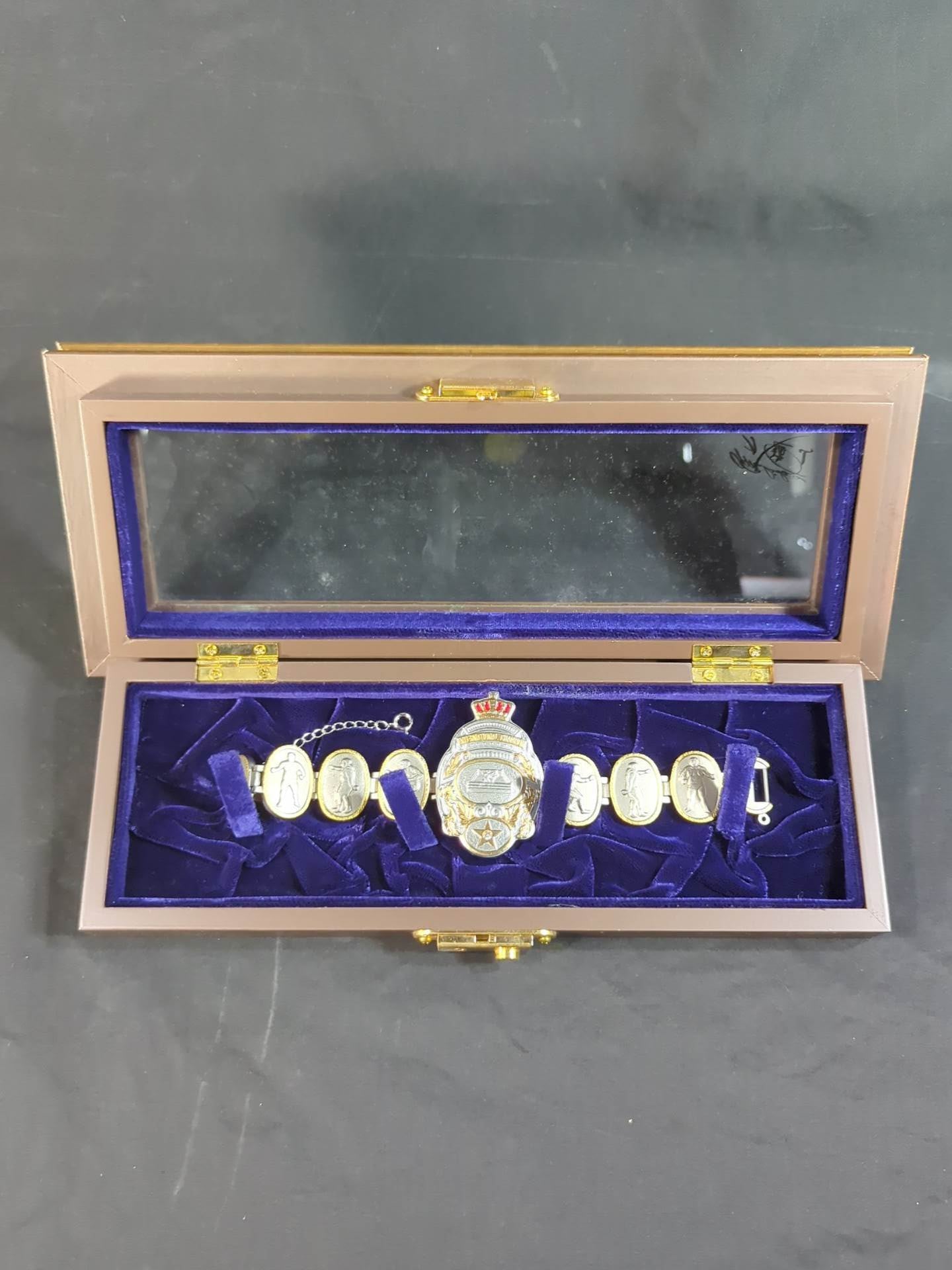 力道山 インターナショナルベルト型の腕時計