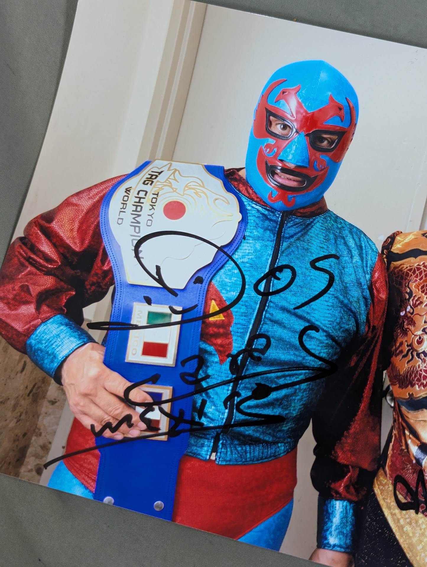 Mil Mascaras &Dos Caras 2 hand signed autographs  Pro-Photo  (A-1 )