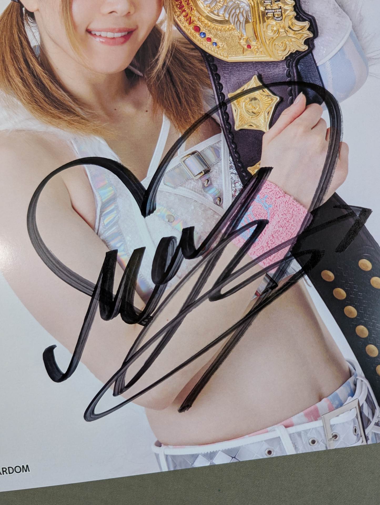 ☆IWGP☆ 岩谷麻優 直筆サイン入り スターダムポートレート(B-1) – 闘道館