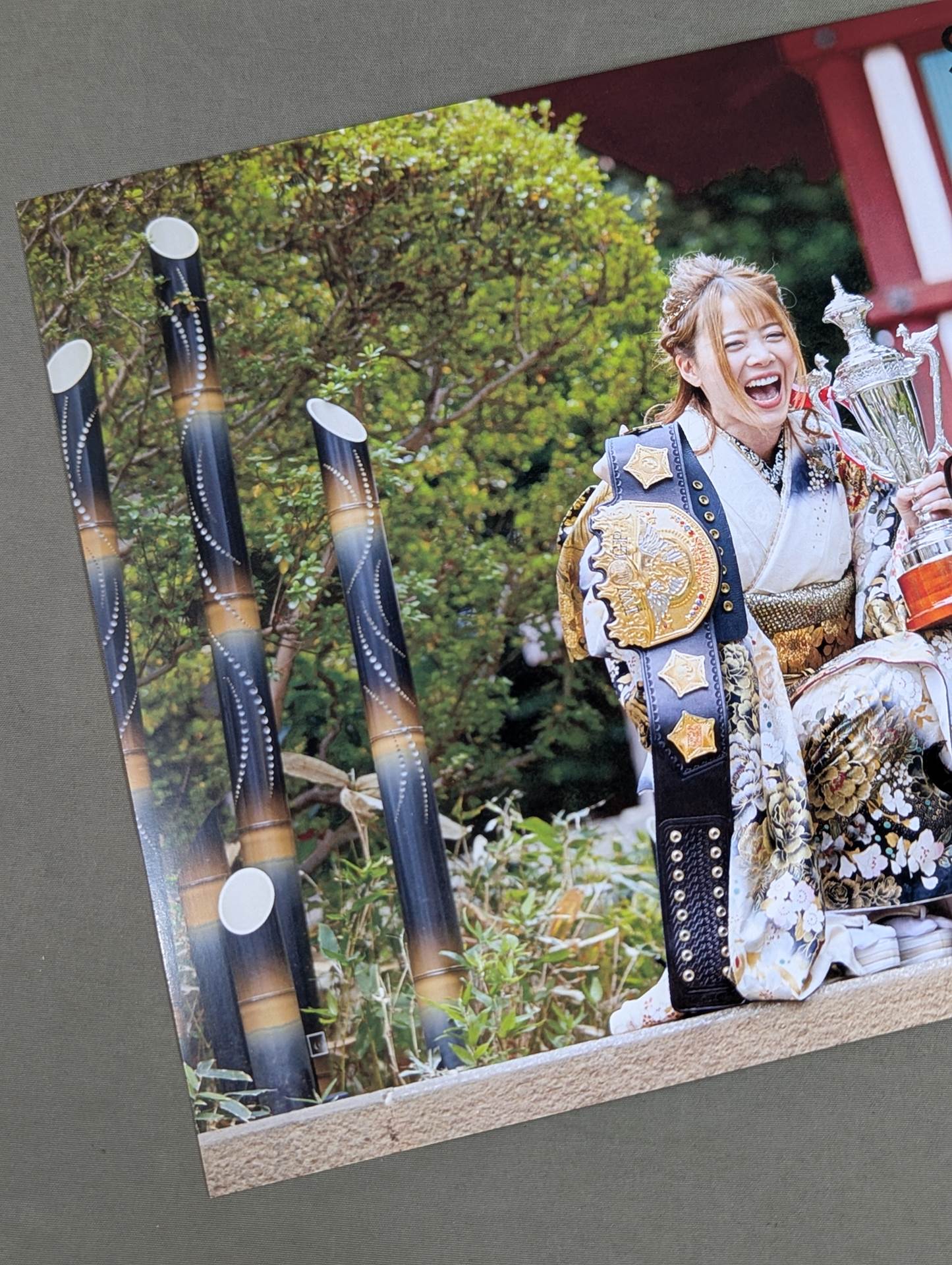 ★IWGP★ Mayu Iwatani  hand signed autograph Stardom Pro-Photo  (B-4)