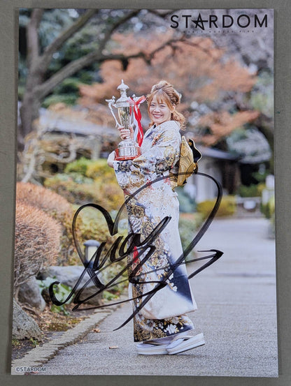 ★IWGP★ Mayu Iwatani  hand signed autograph Stardom Pro-Photo  (B-6)