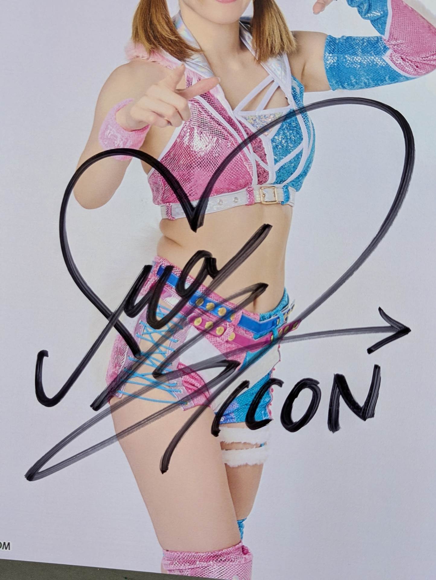 Mayu Iwatani  hand signed autograph  Starda Pro-Photo (V-1)